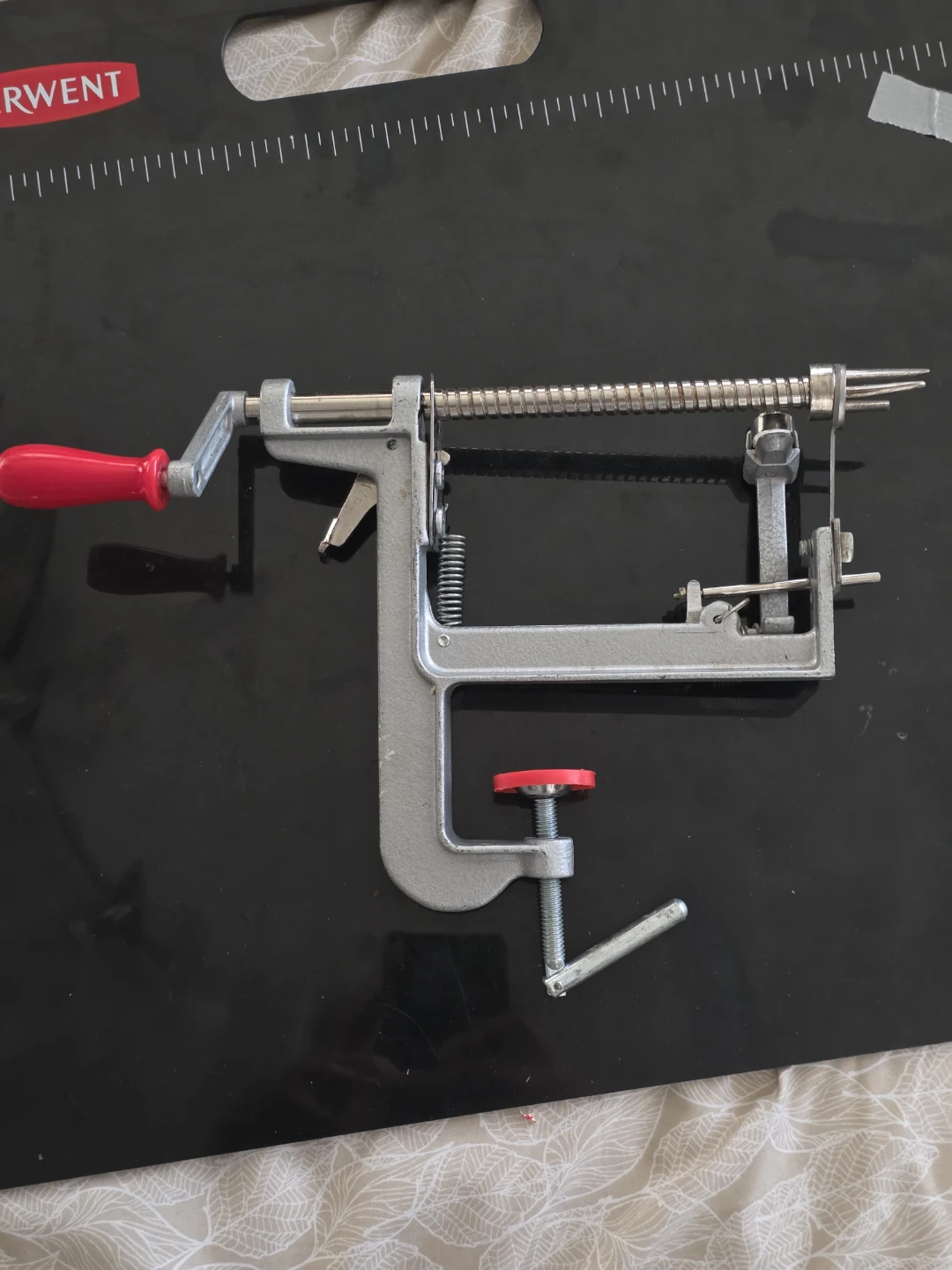 The Pampered Chef Apple Peeler Corer Slicer - photo 3