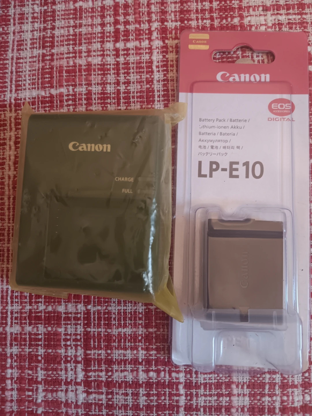 Canon LP-E10 Battery Pack and LC-E10 Battery Charger - photo 2