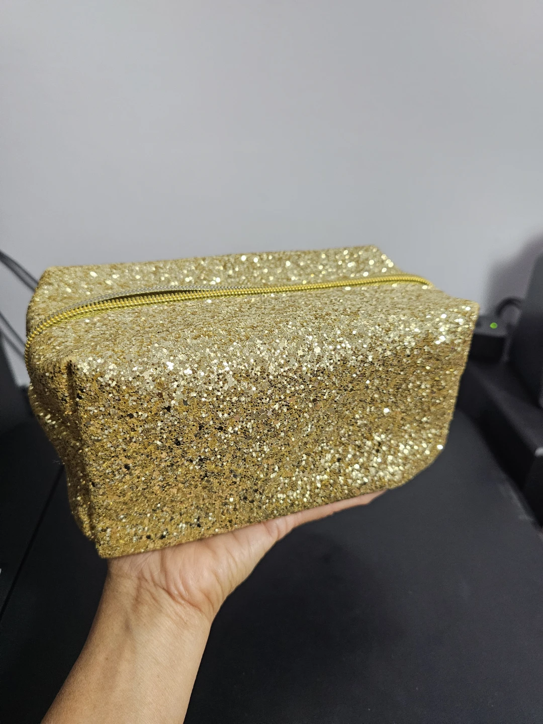 Elite Gold Glitter Cosmetic Bag - photo 4