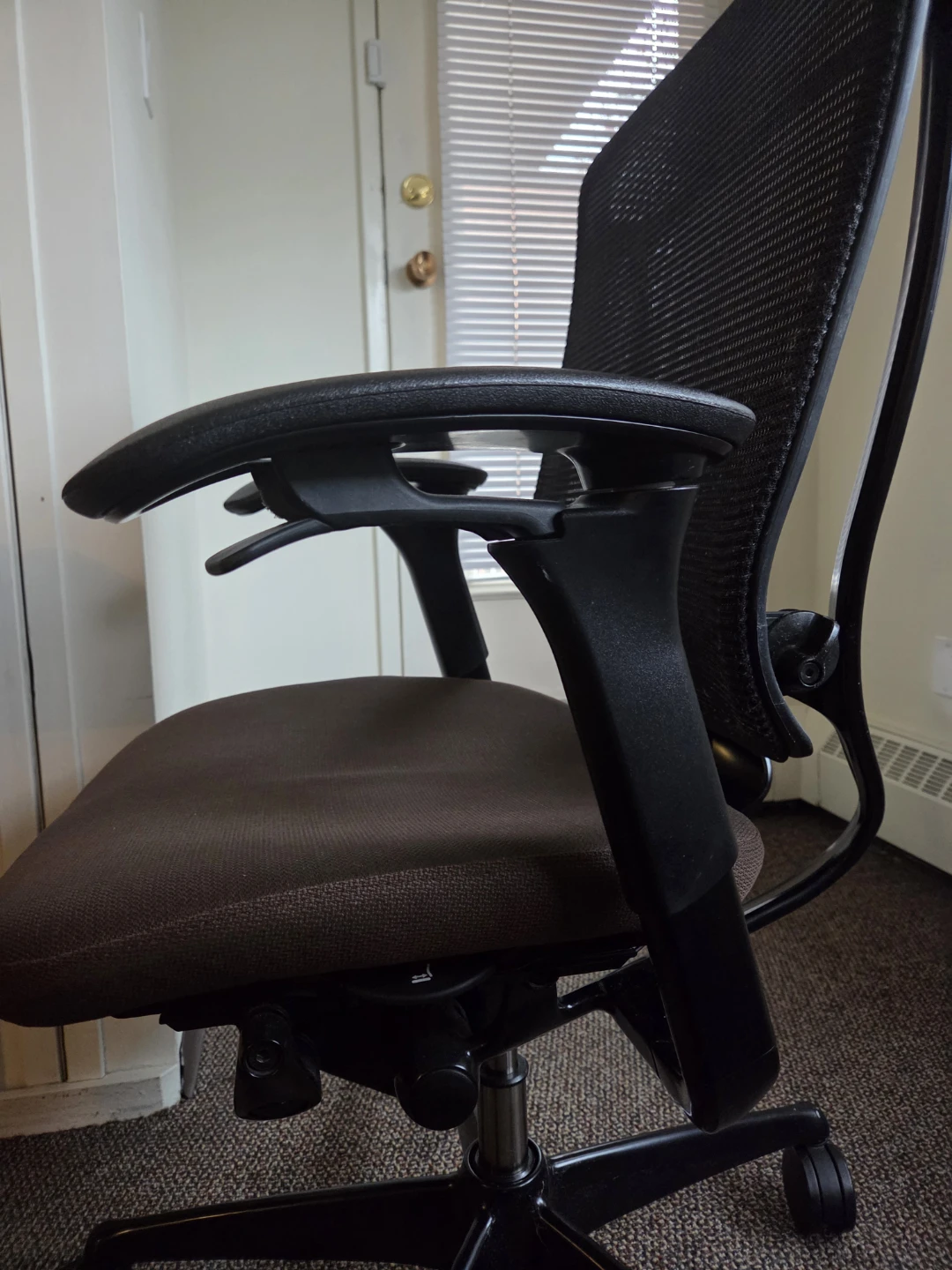 Mesh Back Office Chair - Black/Brown - photo 3