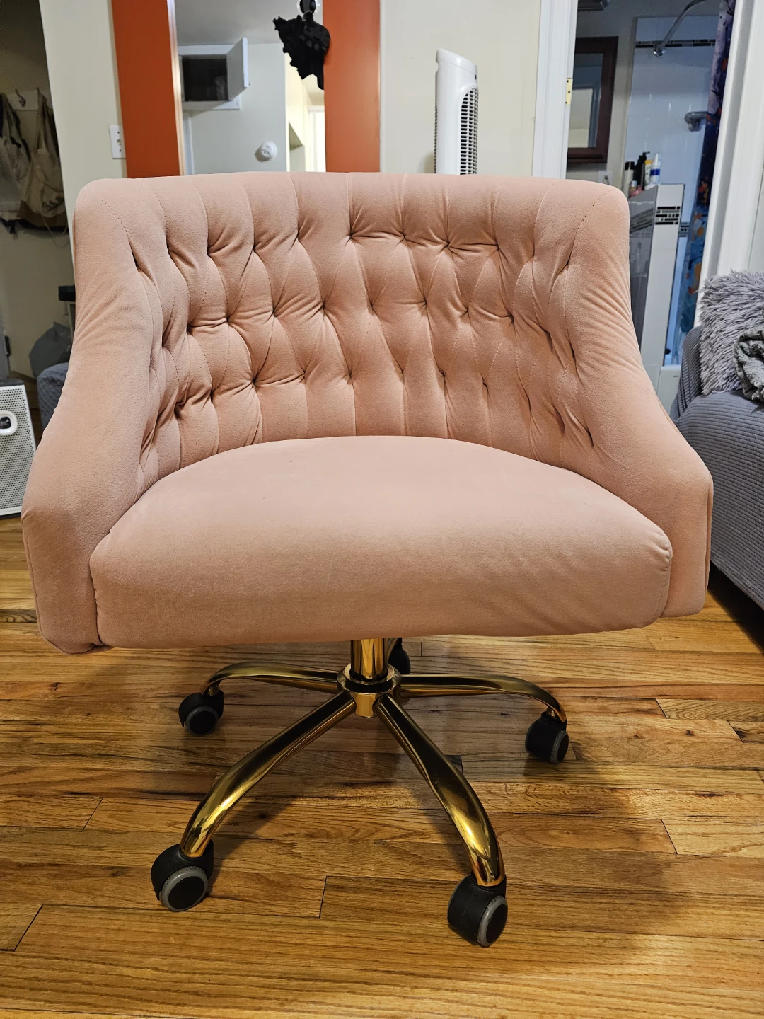 Pink Velvet Tufted Office Chair with Gold Base