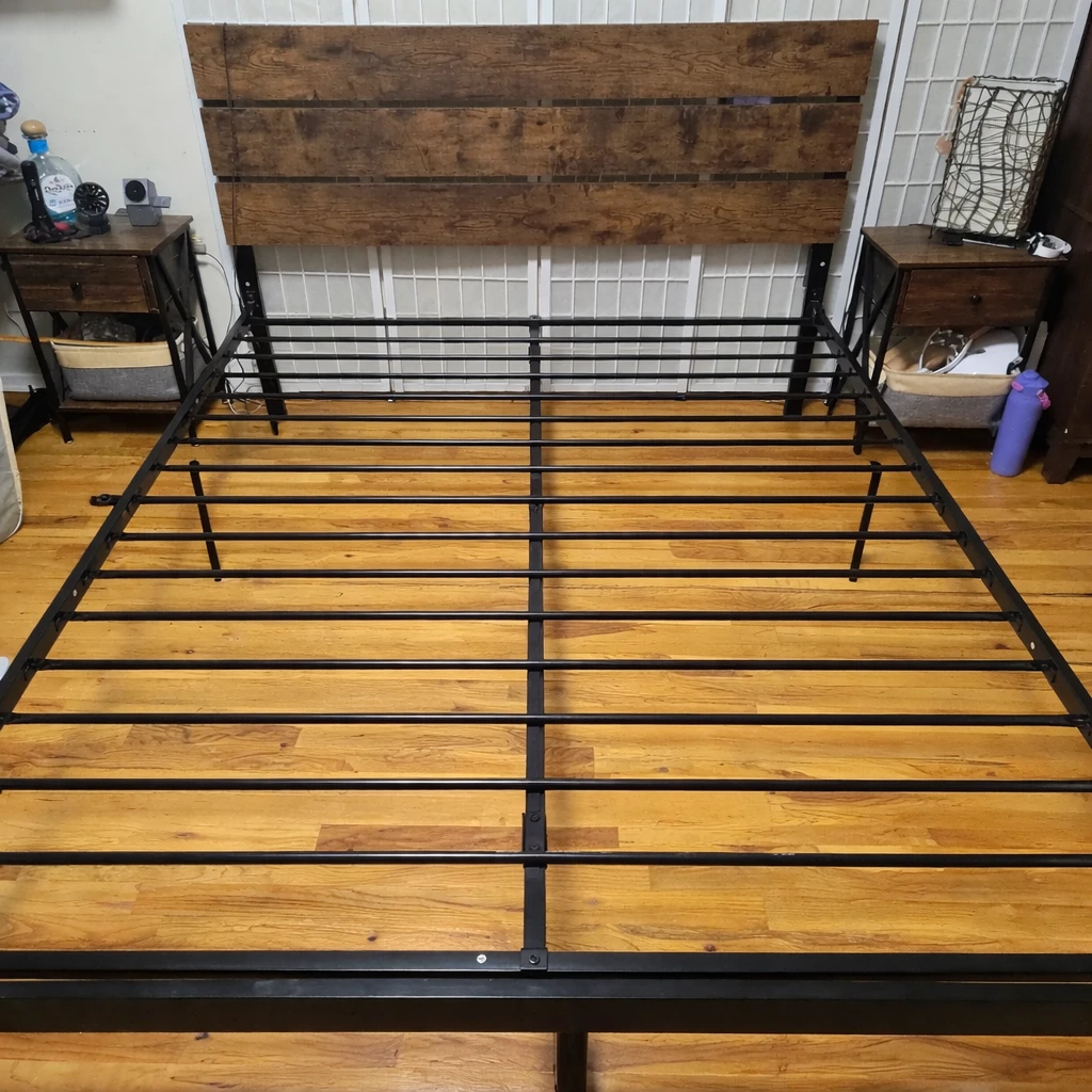 Queen Size Metal Bed Frame with Wood Headboard