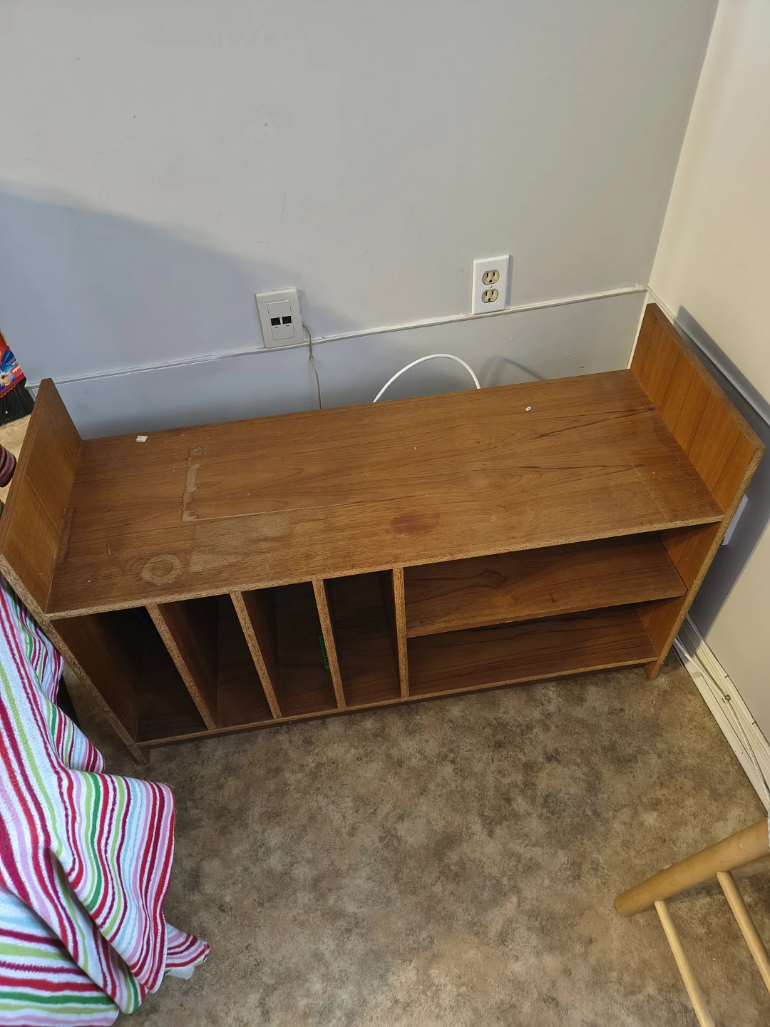 🛋️ Wooden Bench with Storage Shelves - photo 2