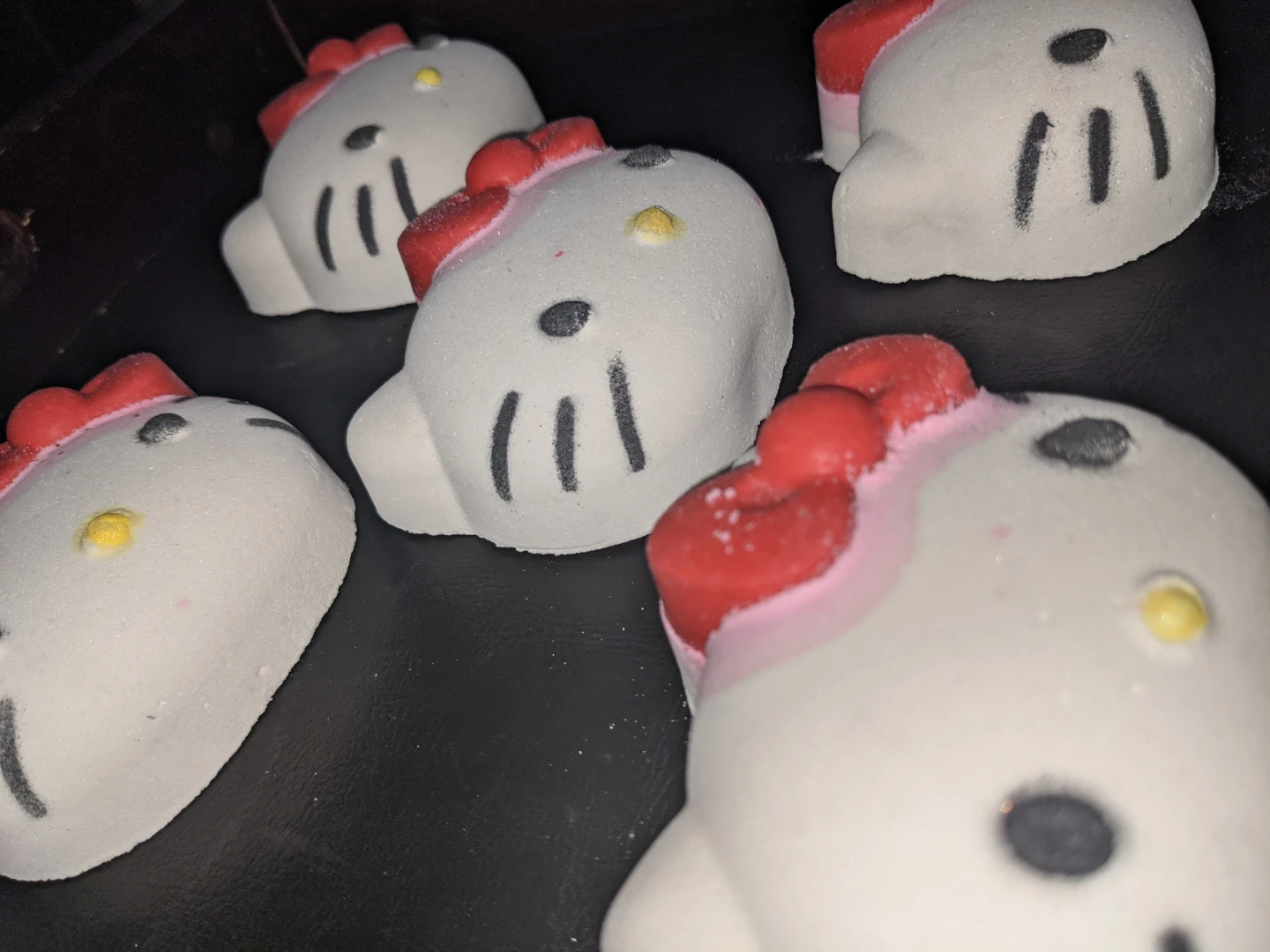 Hello Kitty Bath Bombs - photo 2