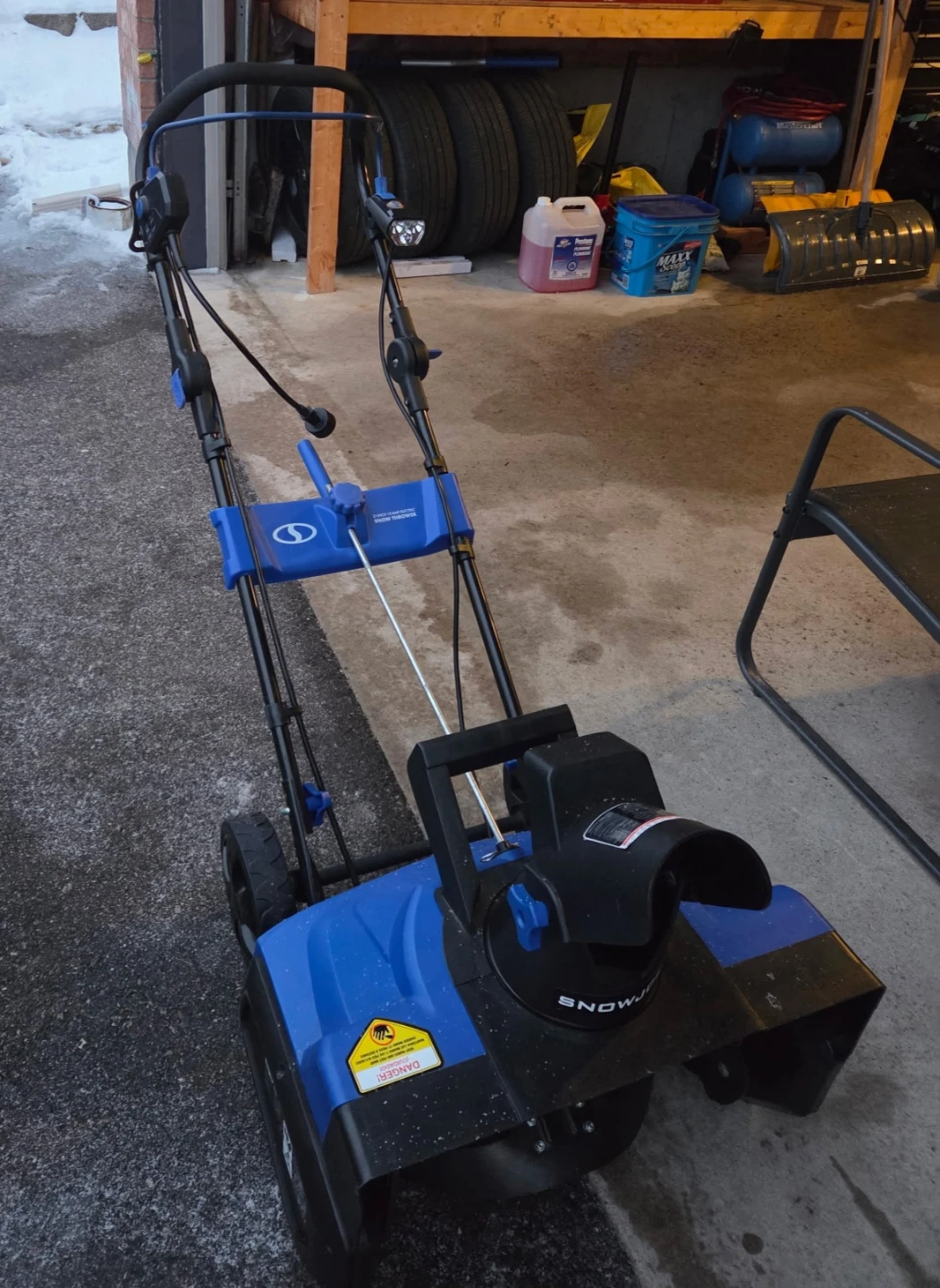 Snowjoe 21" electric snowblower - photo 2