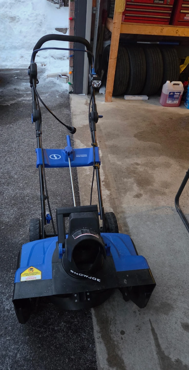 Snowjoe 21" electric snowblower - photo 3
