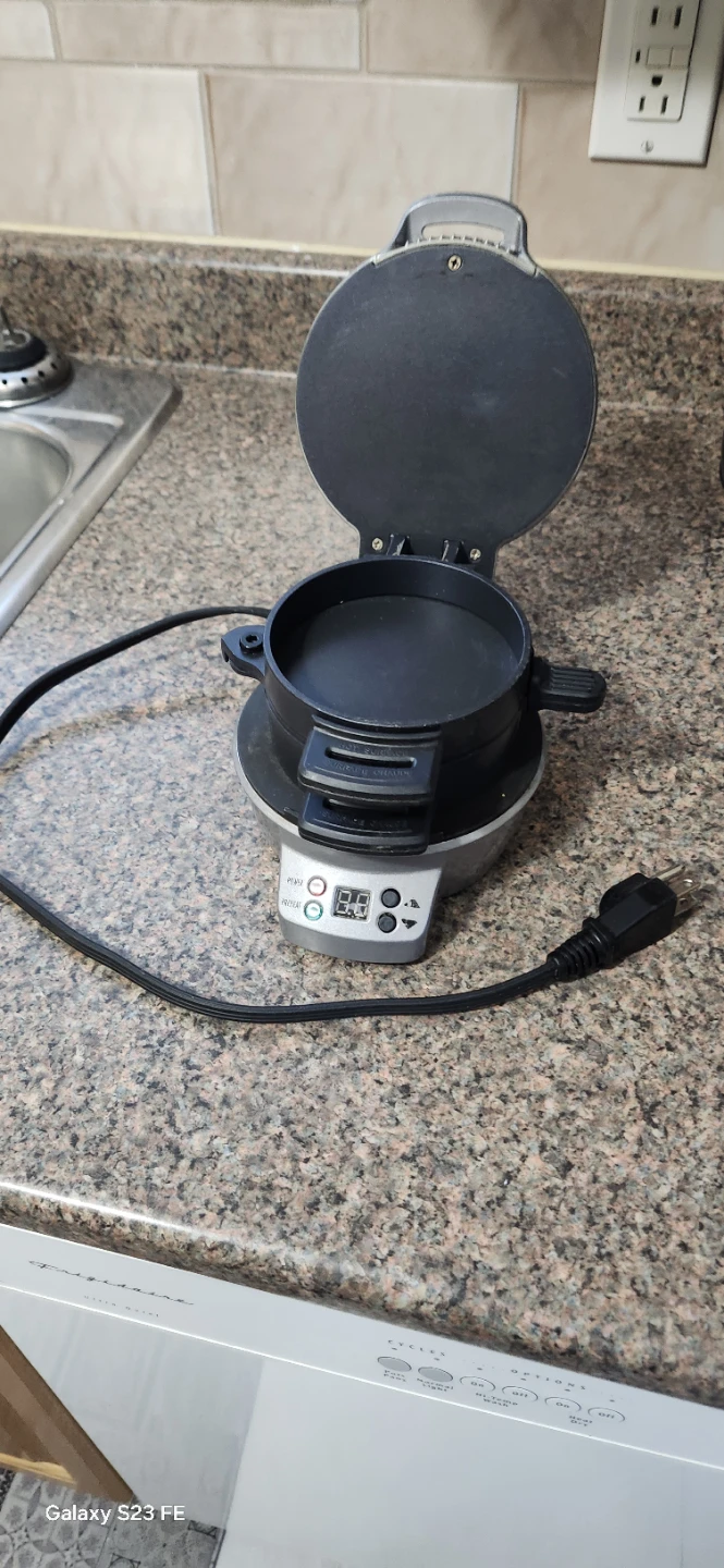 Hamilton Beach Breakfast Sandwich Maker - photo 2