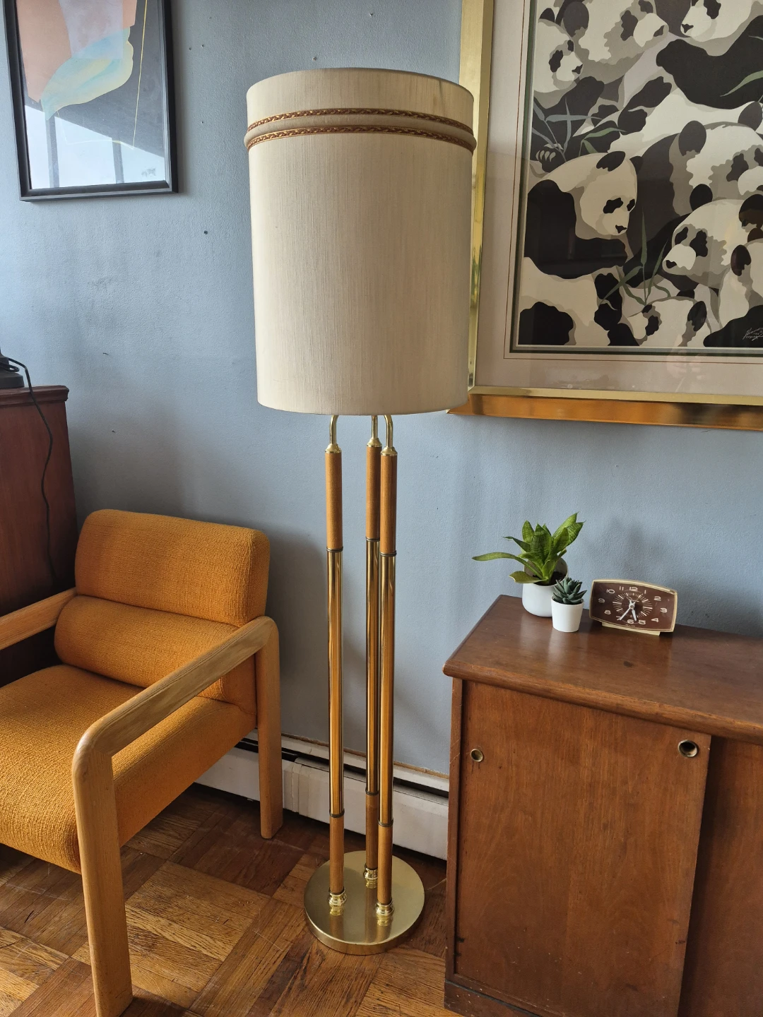 Vintage Mid-Century Brass and Wood Floor Lamp - photo 3