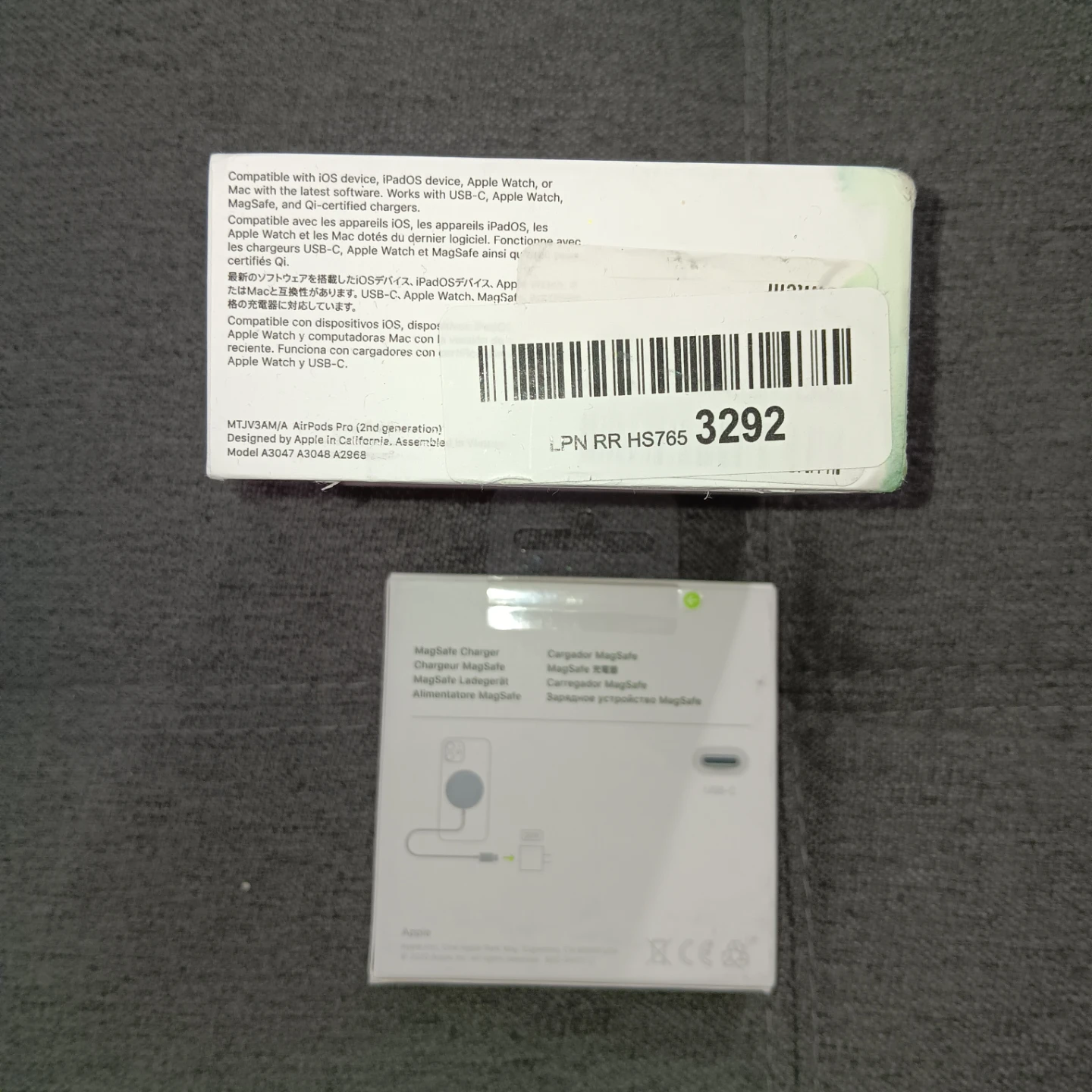 Apple AirPods Pro (2nd Gen) w/ MagSafe Charging Case + Charger - photo 4