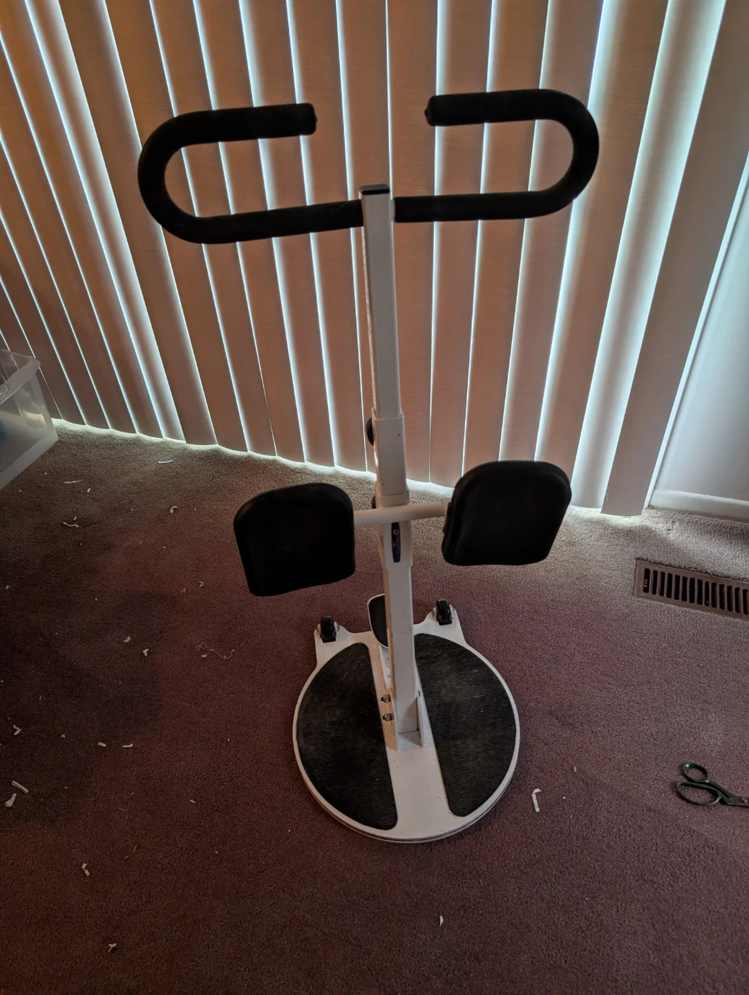Sit to stand transfer device