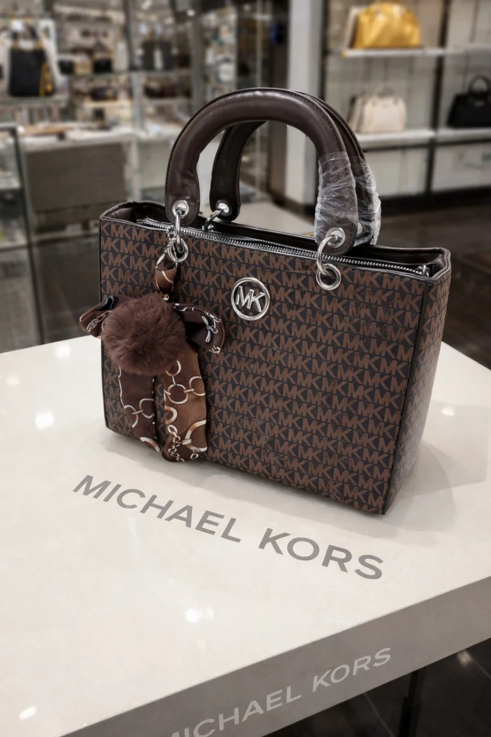 Michael Kors Tote Bag - Brown MK Signature - photo 4