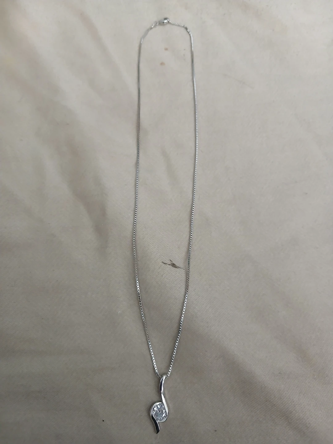 925 Silver And 1 Carat Moissanite Pendant And Box Chain Necklace - photo 3