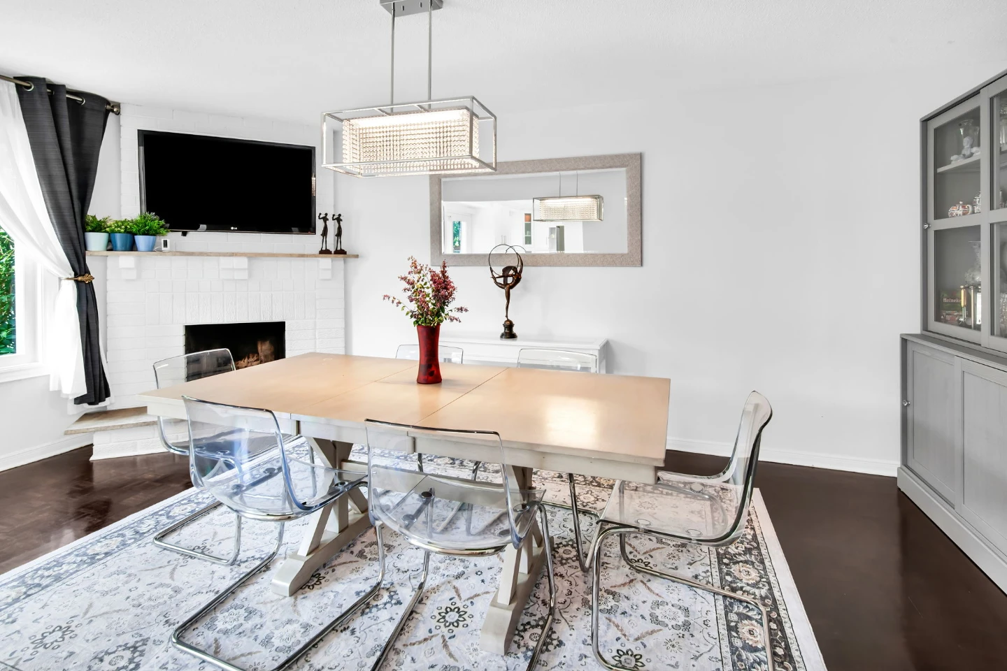 Light Grey Rubber Wood Dining Table Extendable