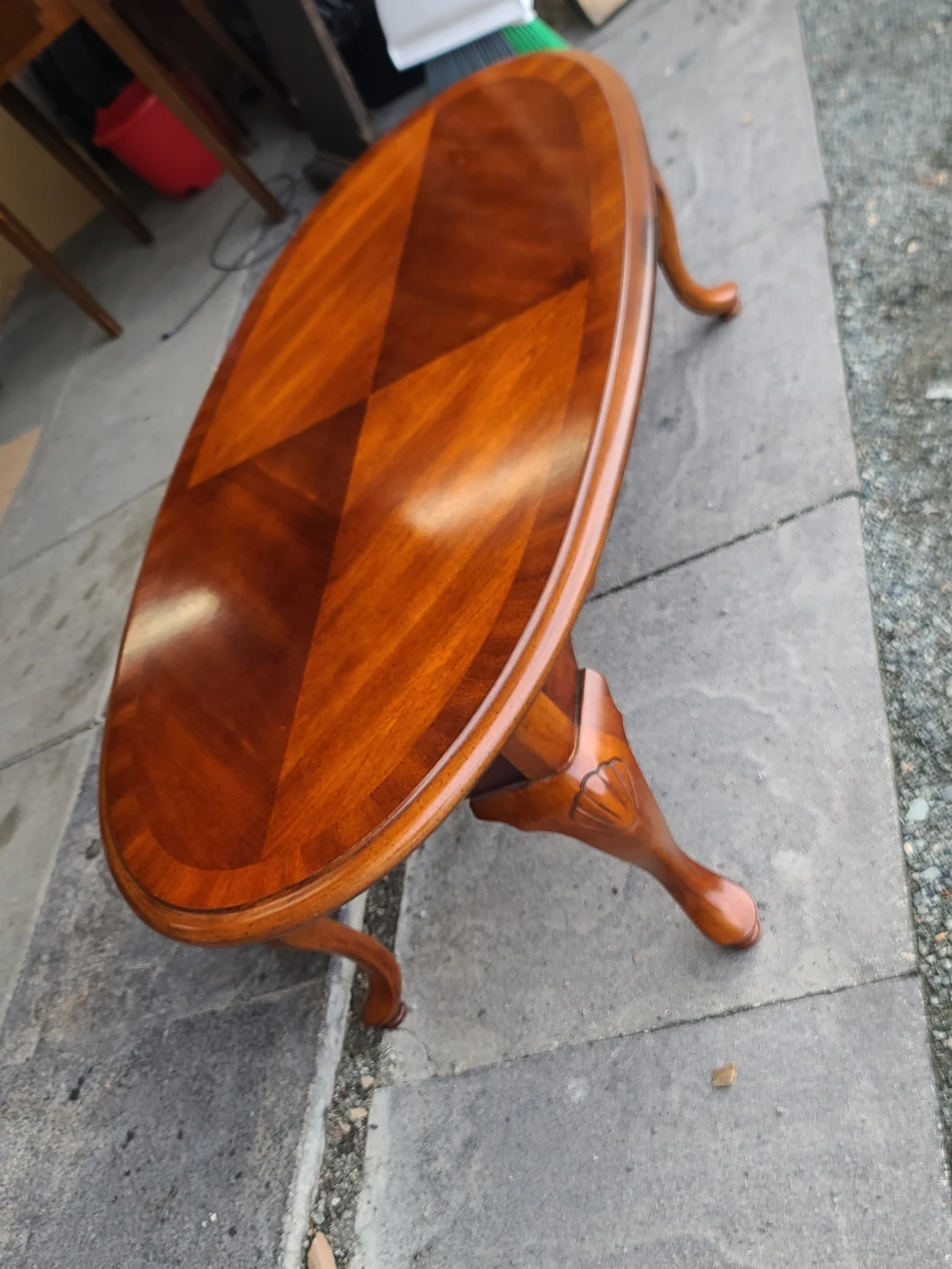 Oval Wood Coffee Table With Carved Legs - photo 2