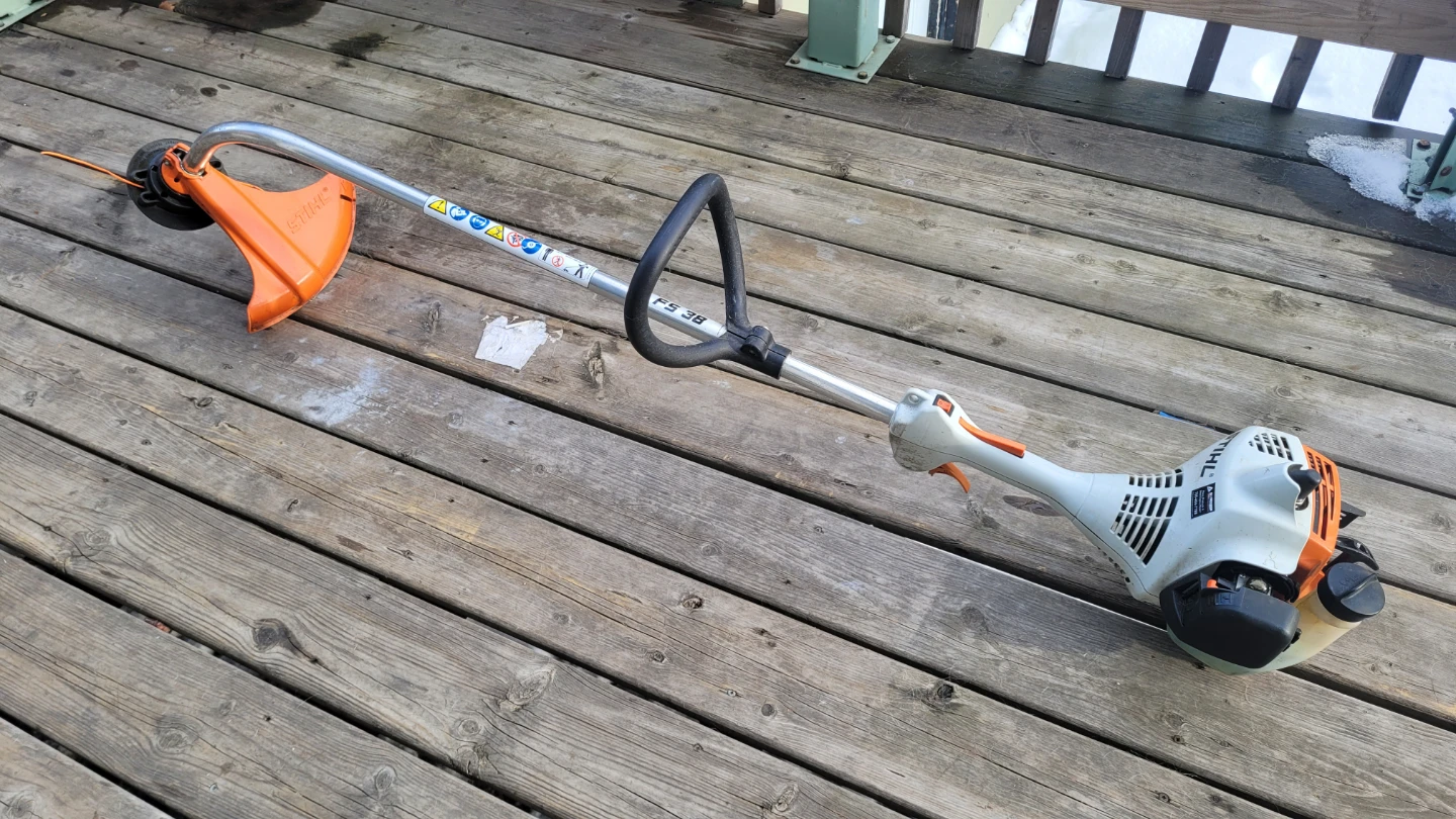 Yardworks Lawnmower and STIHL FS 38 String Trimmer - photo 4
