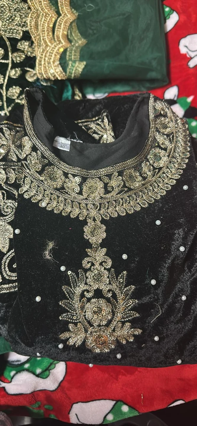 Embroidered Velvet Kurti Set - photo 2