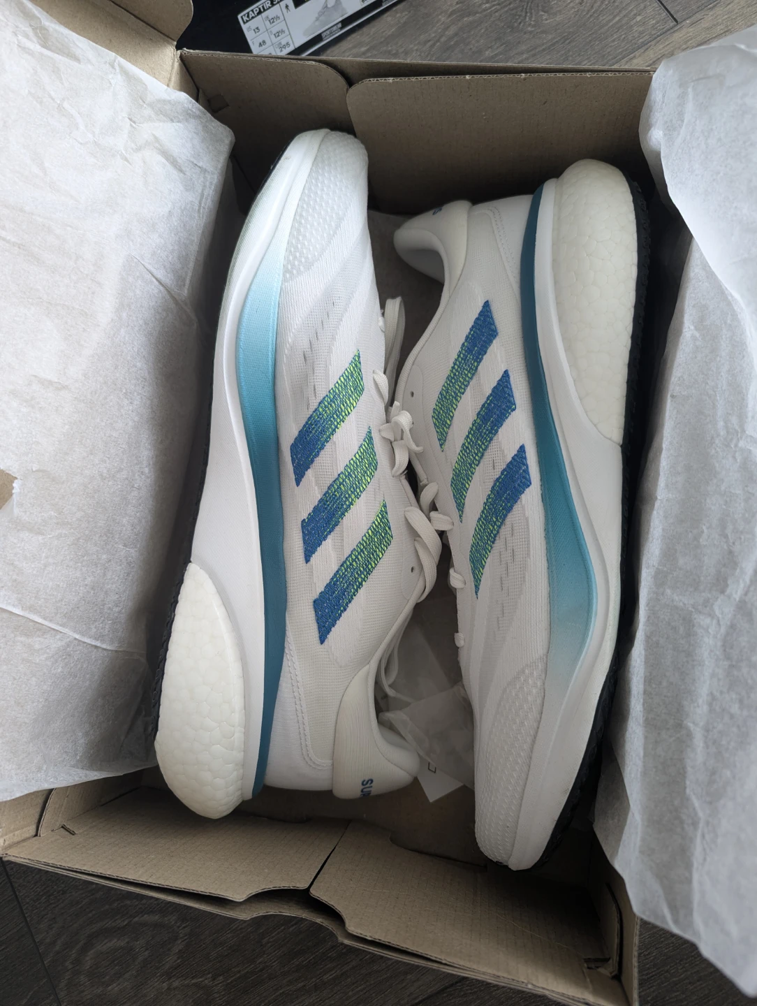 Adidas Shoes. - photo 4