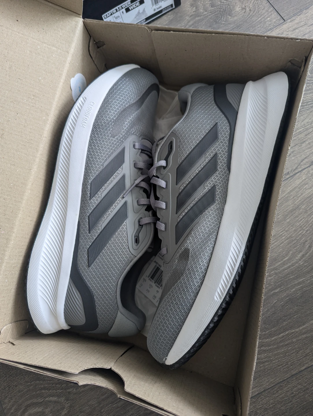 Adidas Shoes. - photo 5