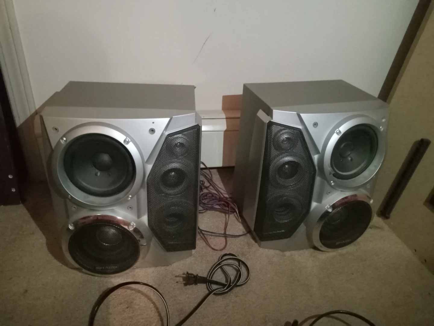 Sharp CD-BA200 Stereo System with Speakers