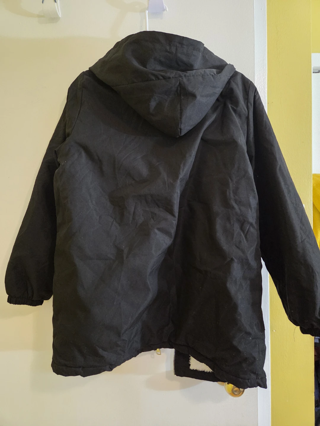 Black Hooded Winter Jacket - photo 2