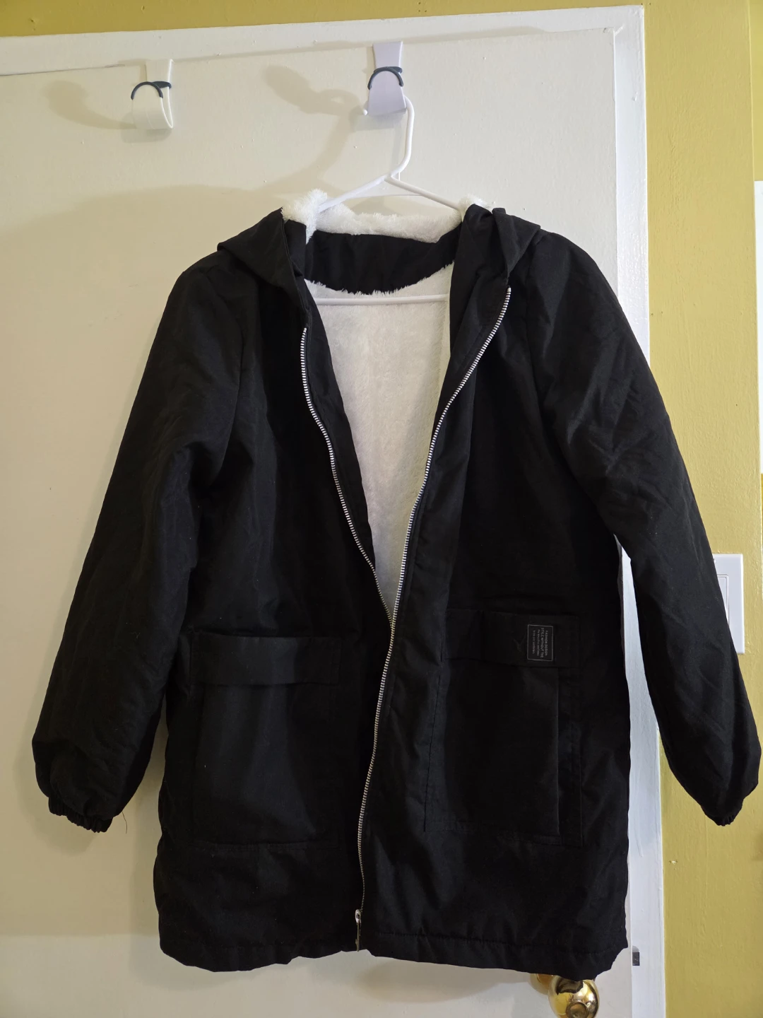 Black Hooded Winter Jacket - photo 3