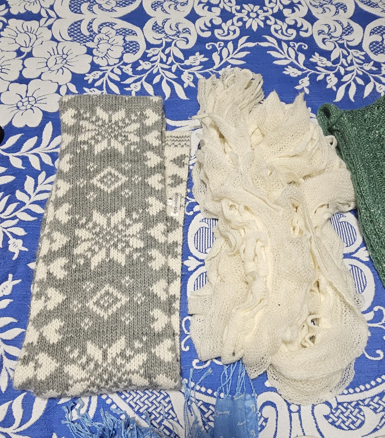 Scarves and hanger - photo 3