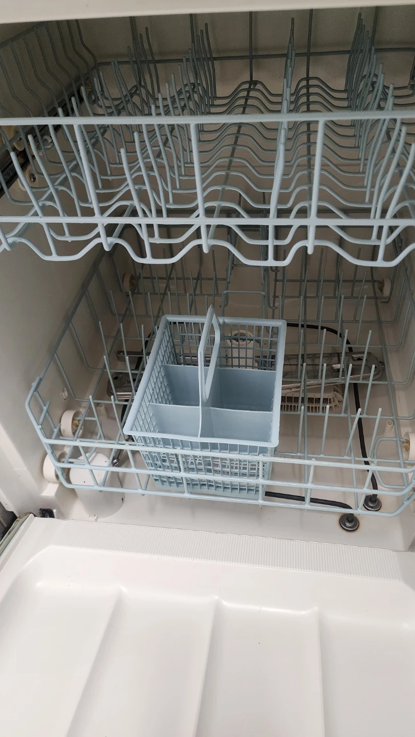 General Electric Dishwasher with Cutlery Basket - photo 2