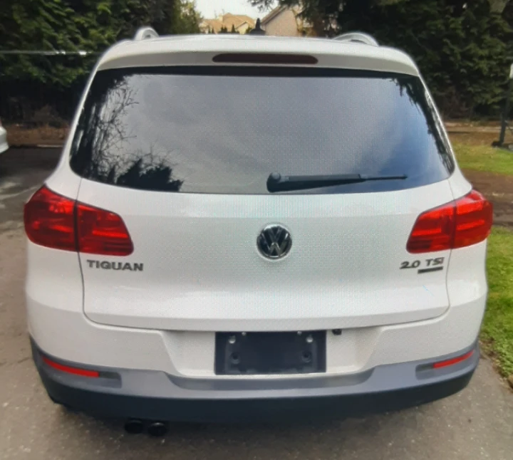 2012 Volkswagen Tiguan AWD TSI Fully Loaded No Accidents - photo 2