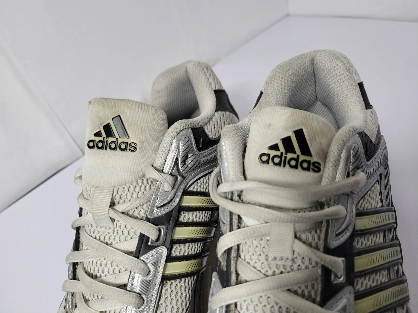 Adidas Running Shoes White Silver Black, size 9 (53) - photo 3