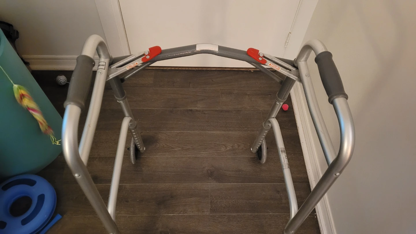 Used walker - photo 3