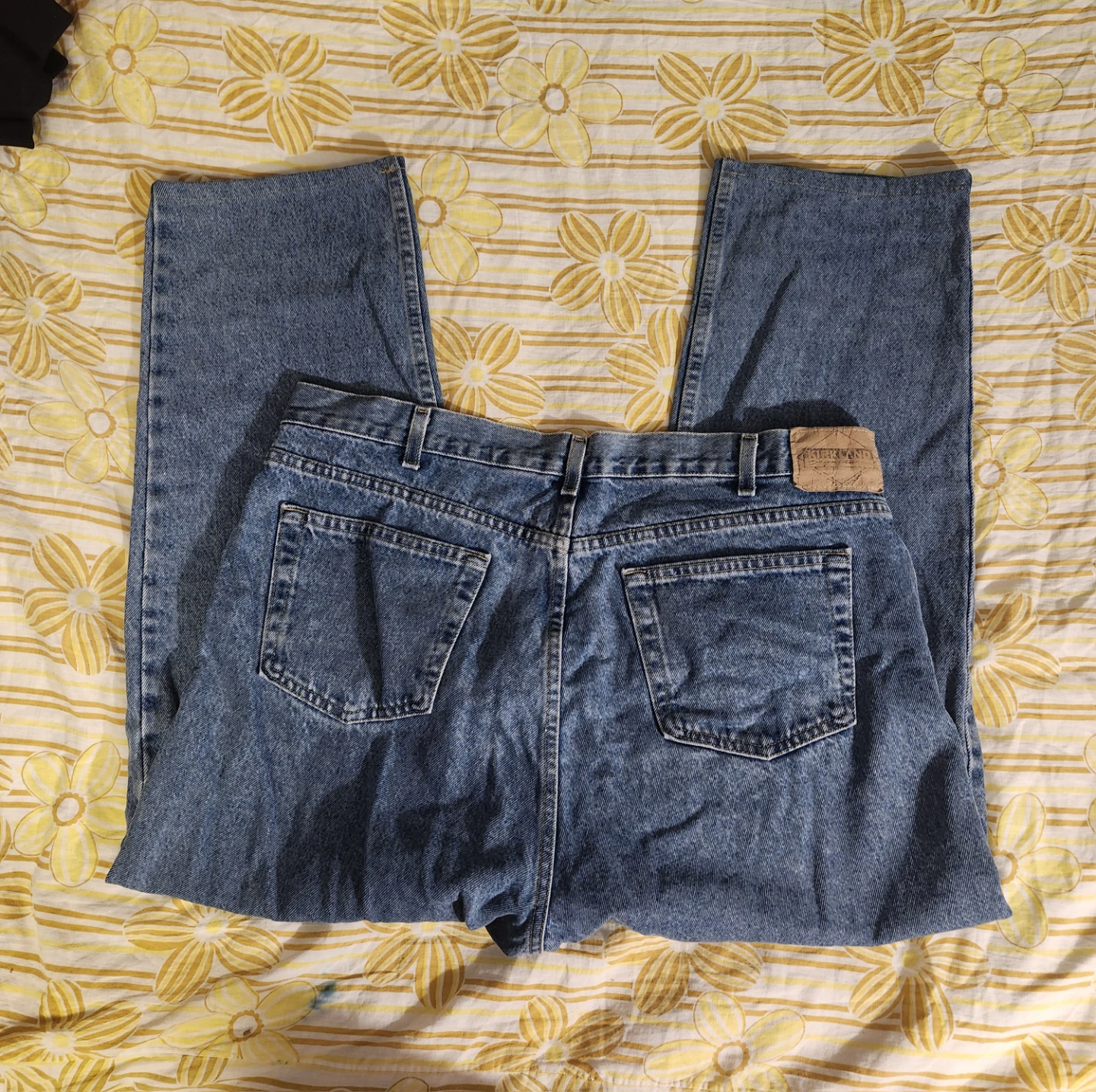 Medium wash relaxed Kirkland jeans - photo 2