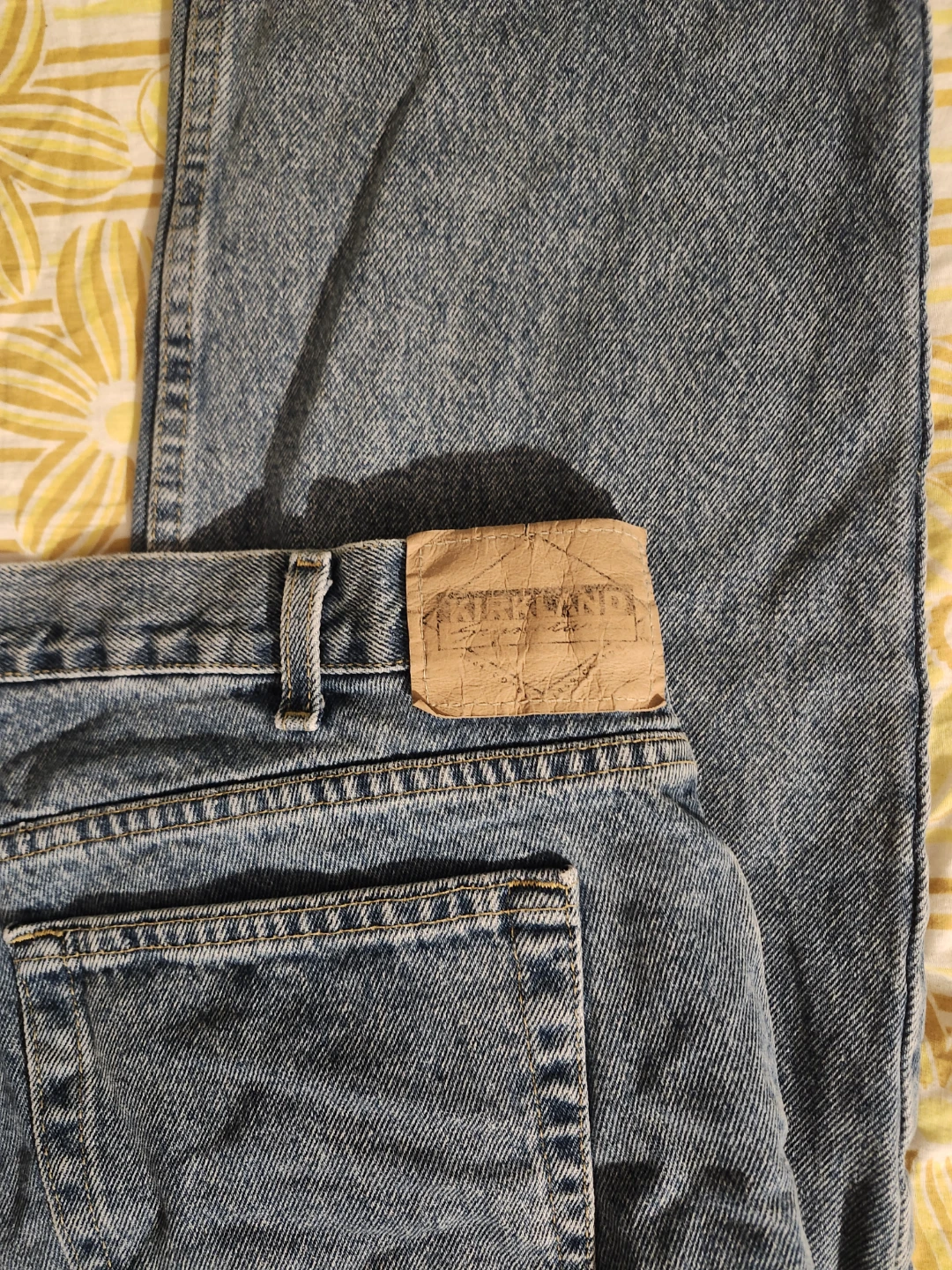 Medium wash relaxed Kirkland jeans - photo 4