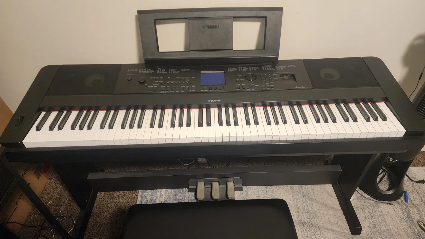 Yamaha DGX660 Arranger Keyboard with stand and bench - photo 2