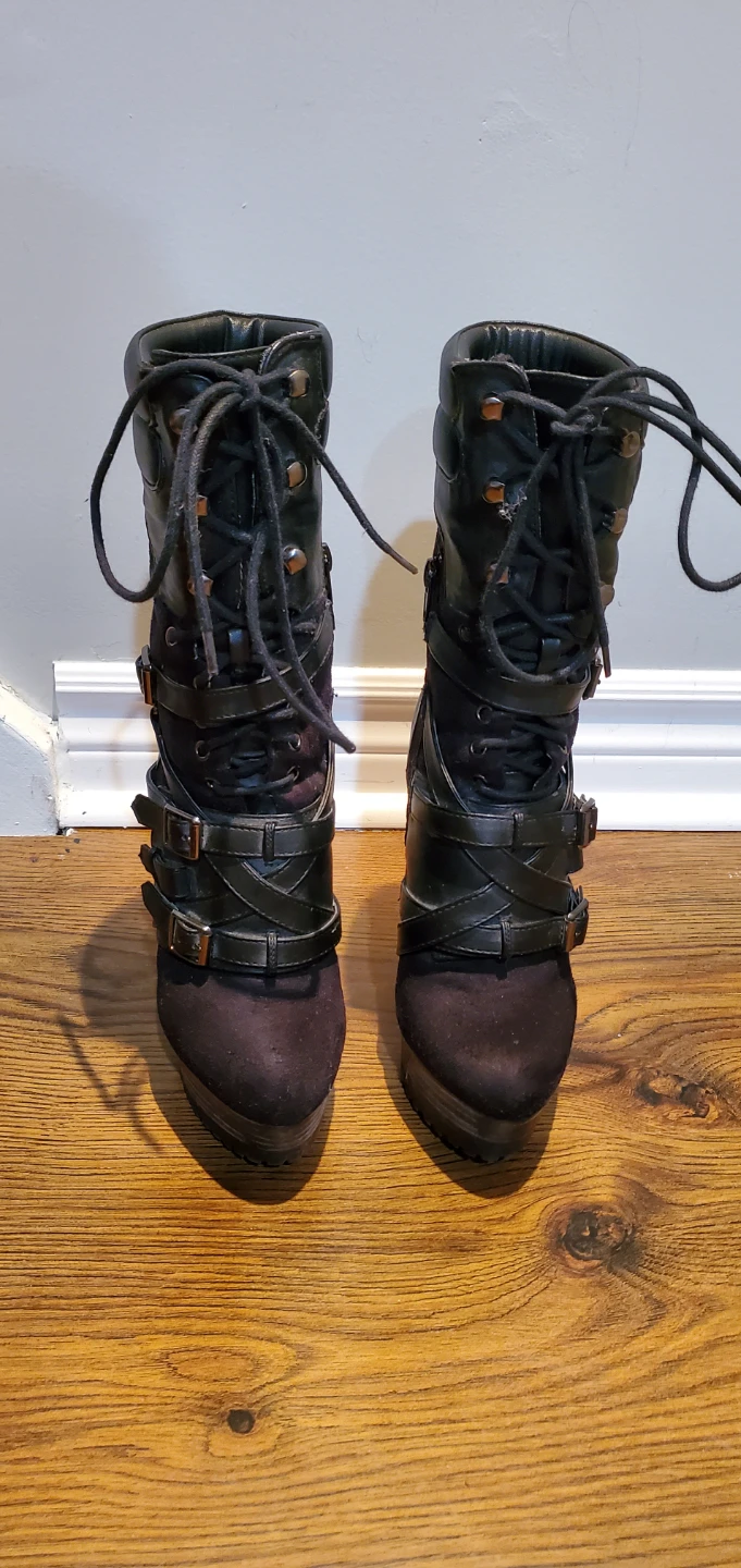 Black Lace-Up Buckle Platform Boots - photo 2