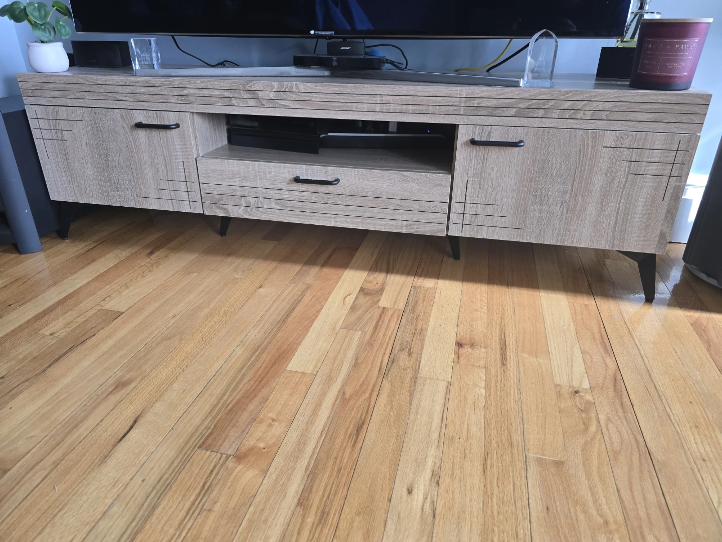 Modern Wood Grain TV Stand with Storage