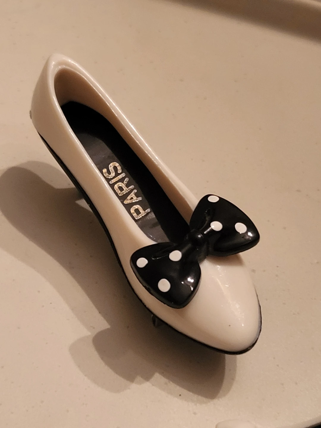 White and Black High Heel Shoe Earring & Brooch Set - photo 2