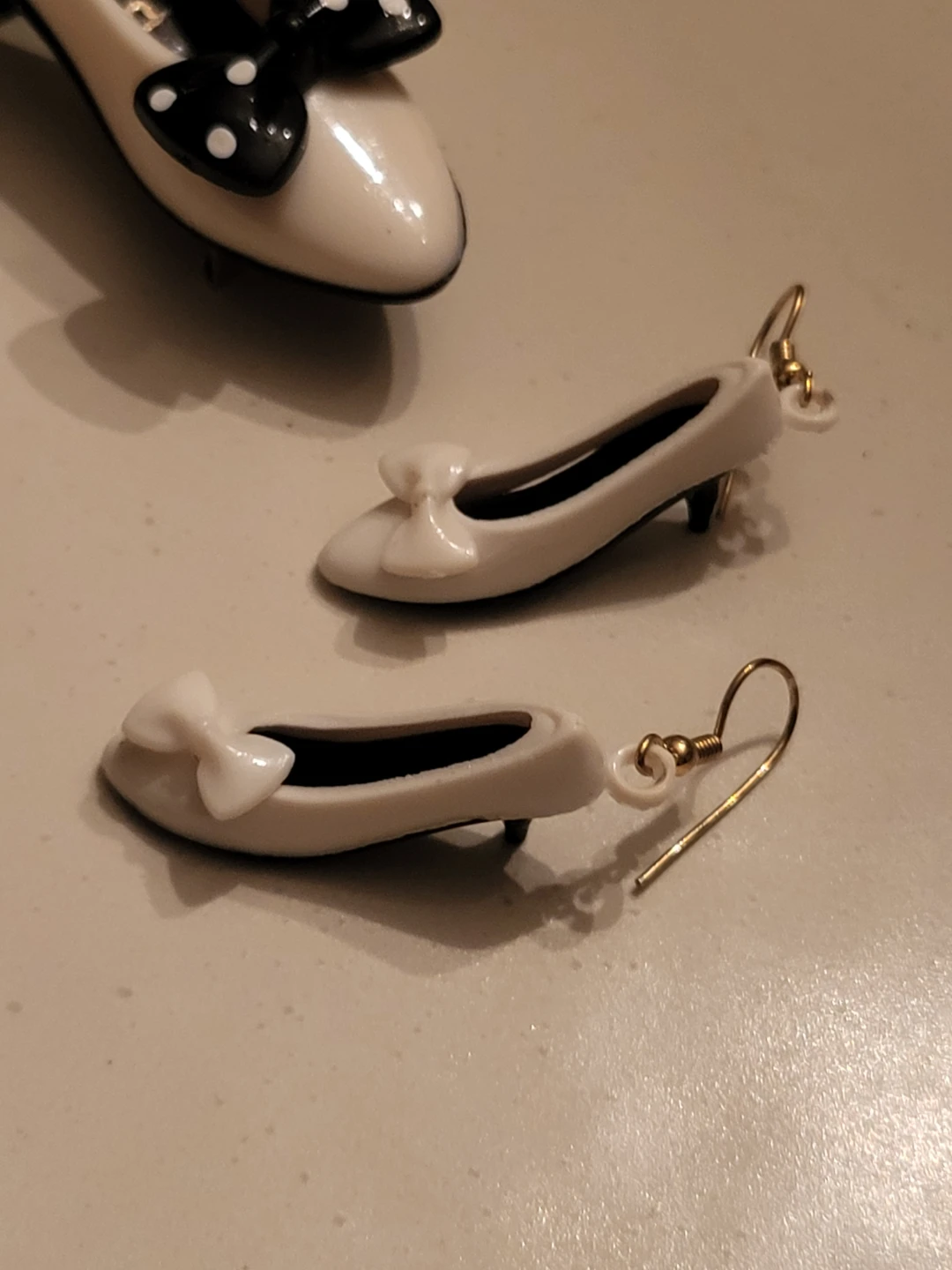 White and Black High Heel Shoe Earring & Brooch Set - photo 3