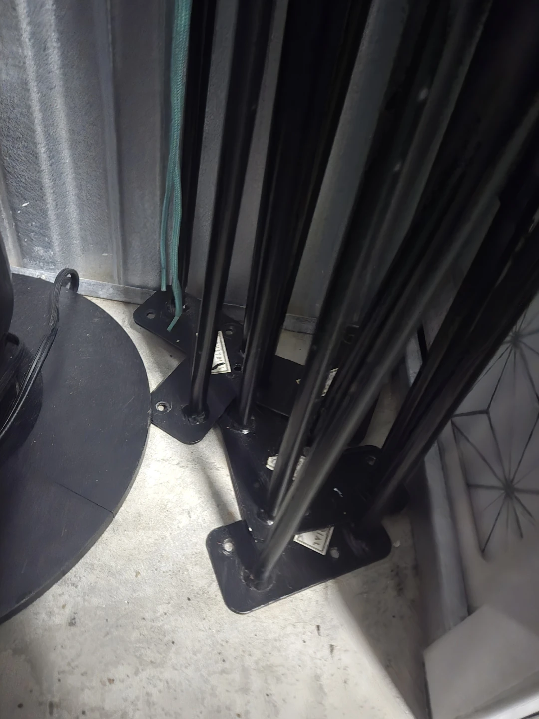 Set of 4 Black Metal Hairpin Legs - photo 3