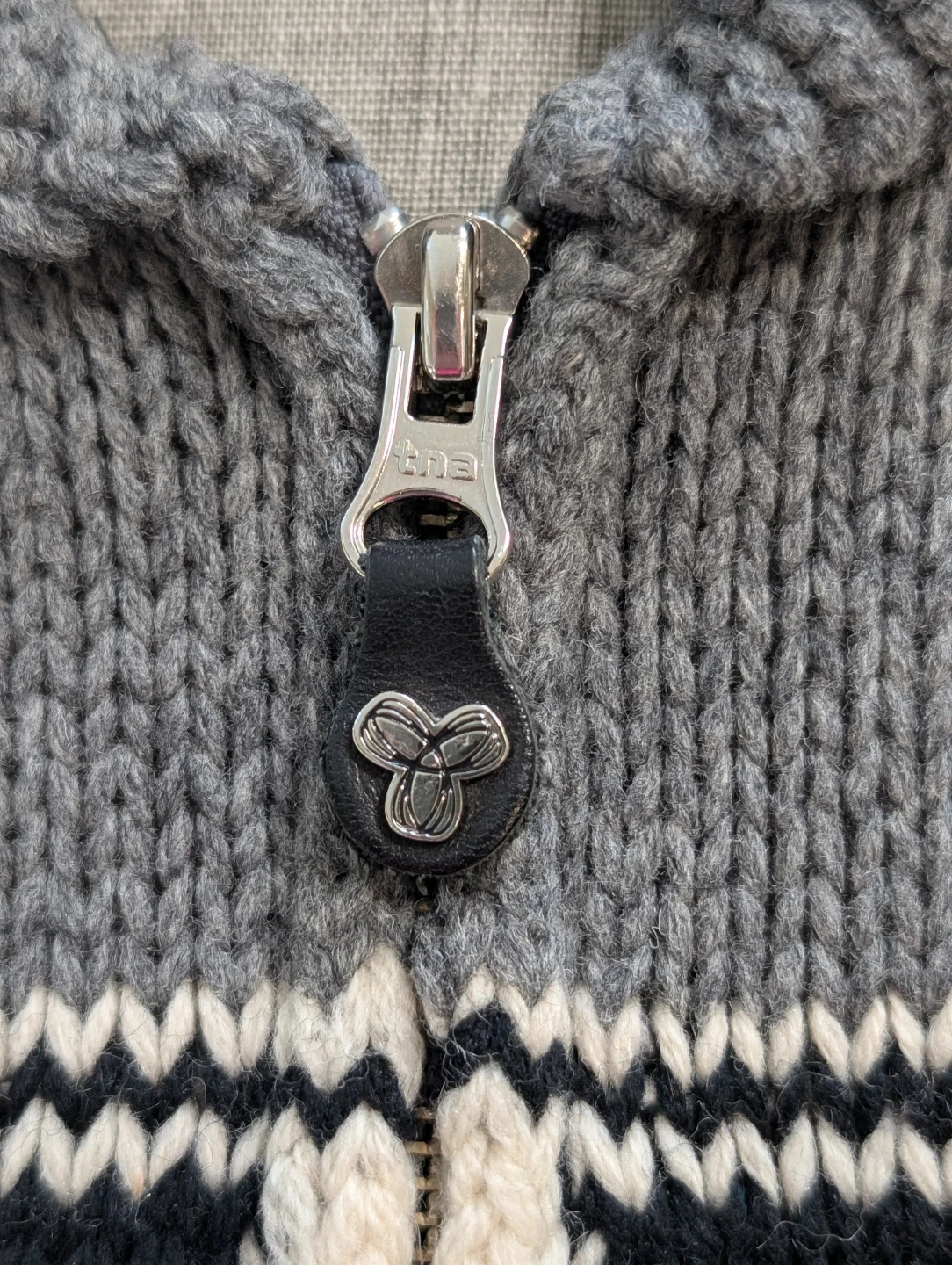 COZY Aritzia TNA 100% Lambswool Sweater - photo 3