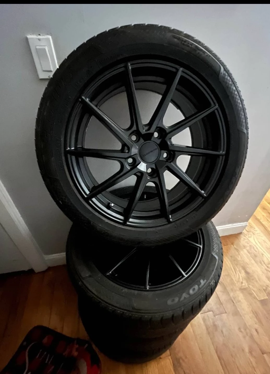 225/50R17 98V Tires with Black Rims - photo 4