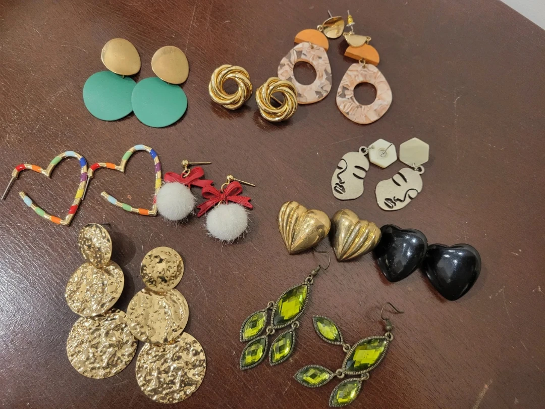 10 Pairs Of Fashion Earrings