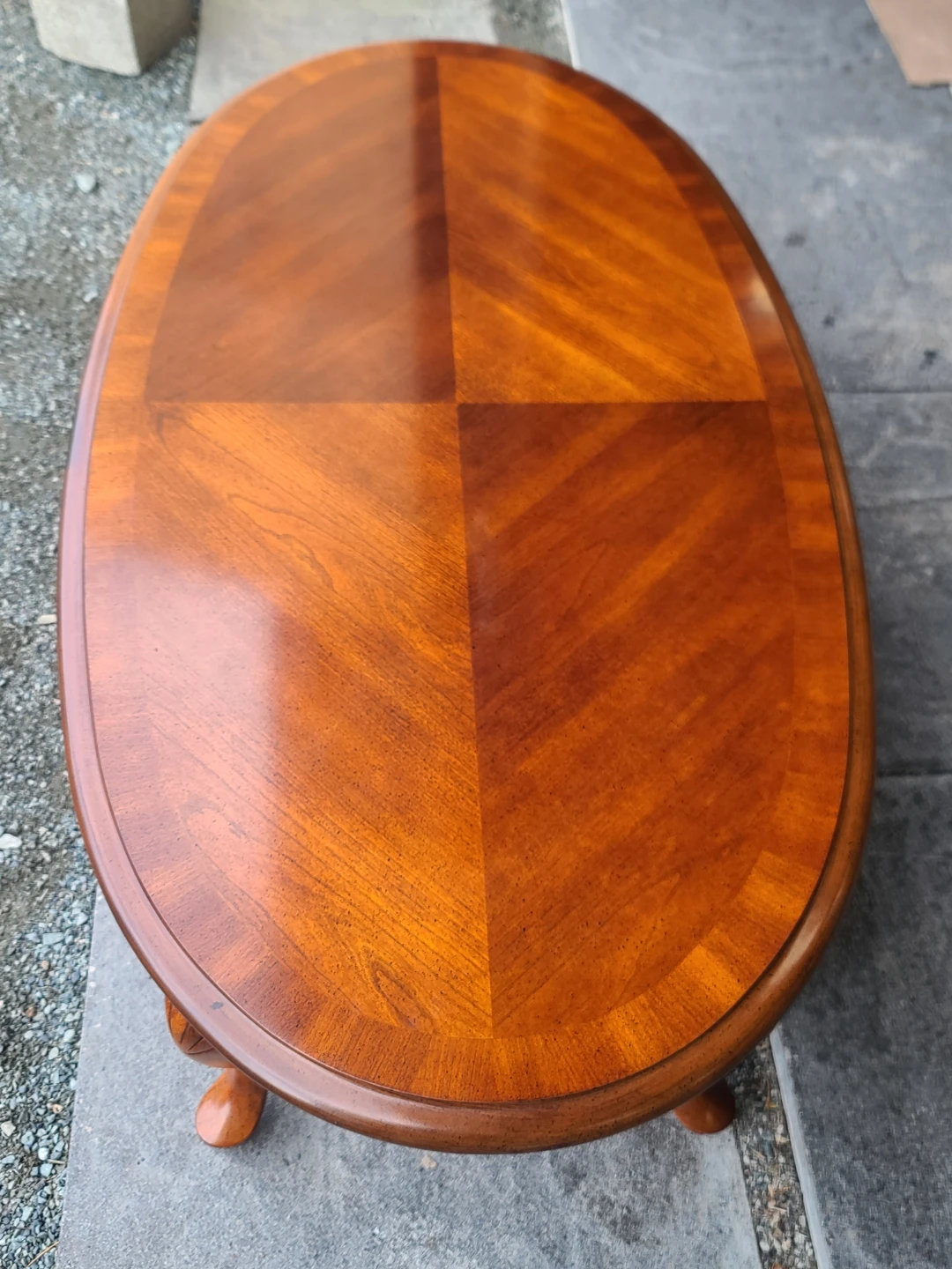 Oval Wood Coffee Table With Carved Legs - photo 3