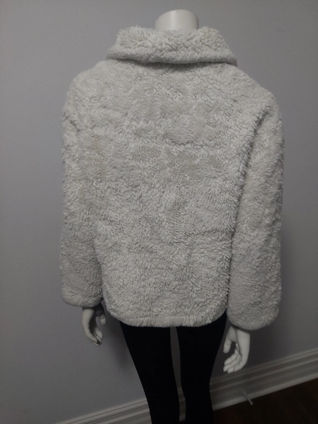 Women White Fuzzy Zip-Up Jacket  🥕 - photo 3