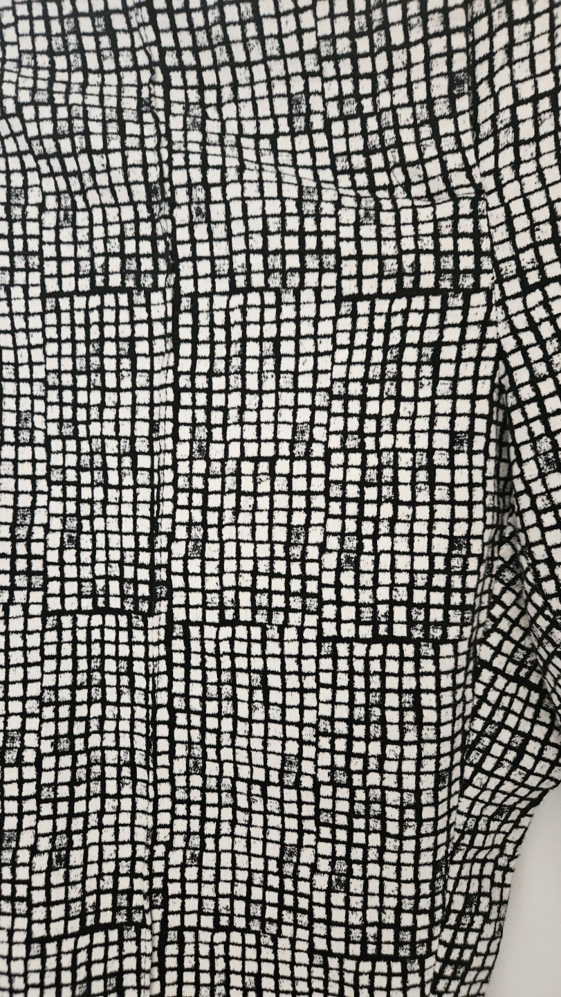 Le Château Black & White Patterned Pants, Size 8 medium