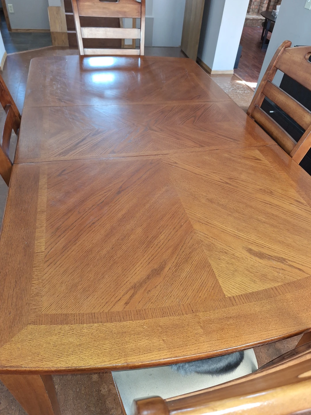 Dining room table - photo 2
