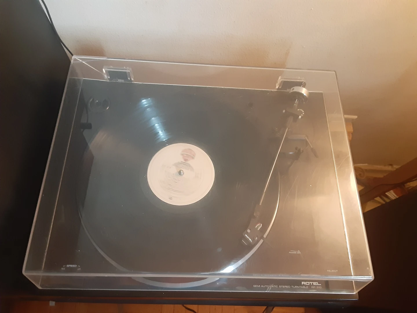 Rotel RP-310 Semi-Automatic Stereo Turntable!! - photo 4