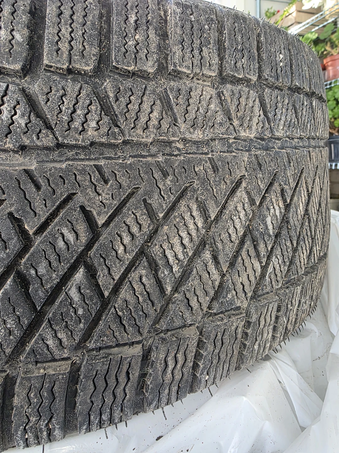 Winter HD687 Tire 235/40R19 96V XL - photo 4