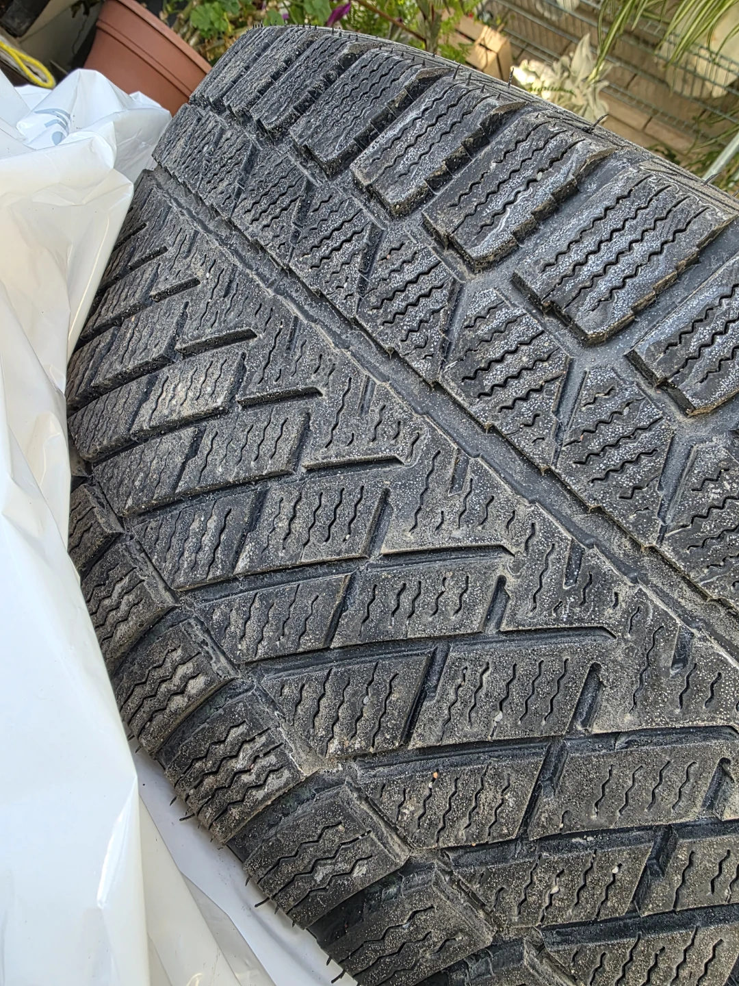 Winter HD687 Tire 235/40R19 96V XL - photo 5