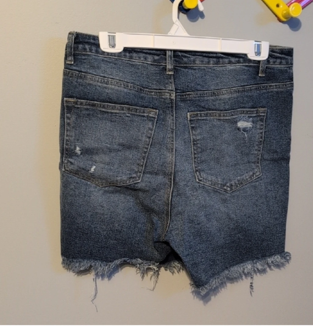 Fashion Nova Distressed Denim Shorts Size 11 - photo 4
