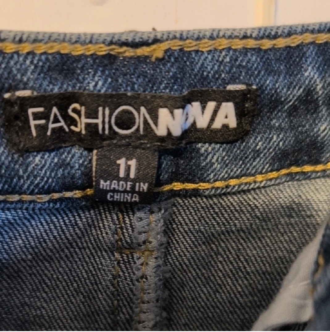 Fashion Nova Distressed Denim Shorts Size 11 - photo 5
